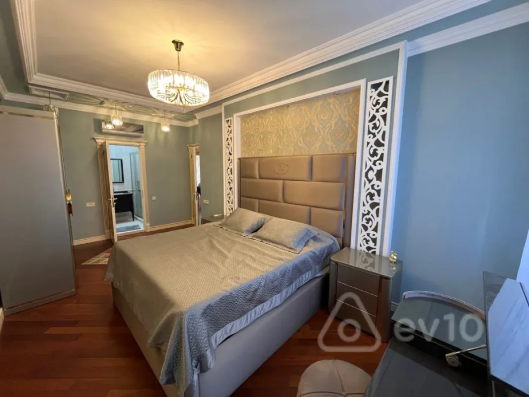 Kirayə verilir 3 otaqlı yeni tikili 130 m²