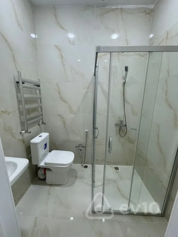 Kirayə verilir 2 otaqlı yeni tikili 60 m²