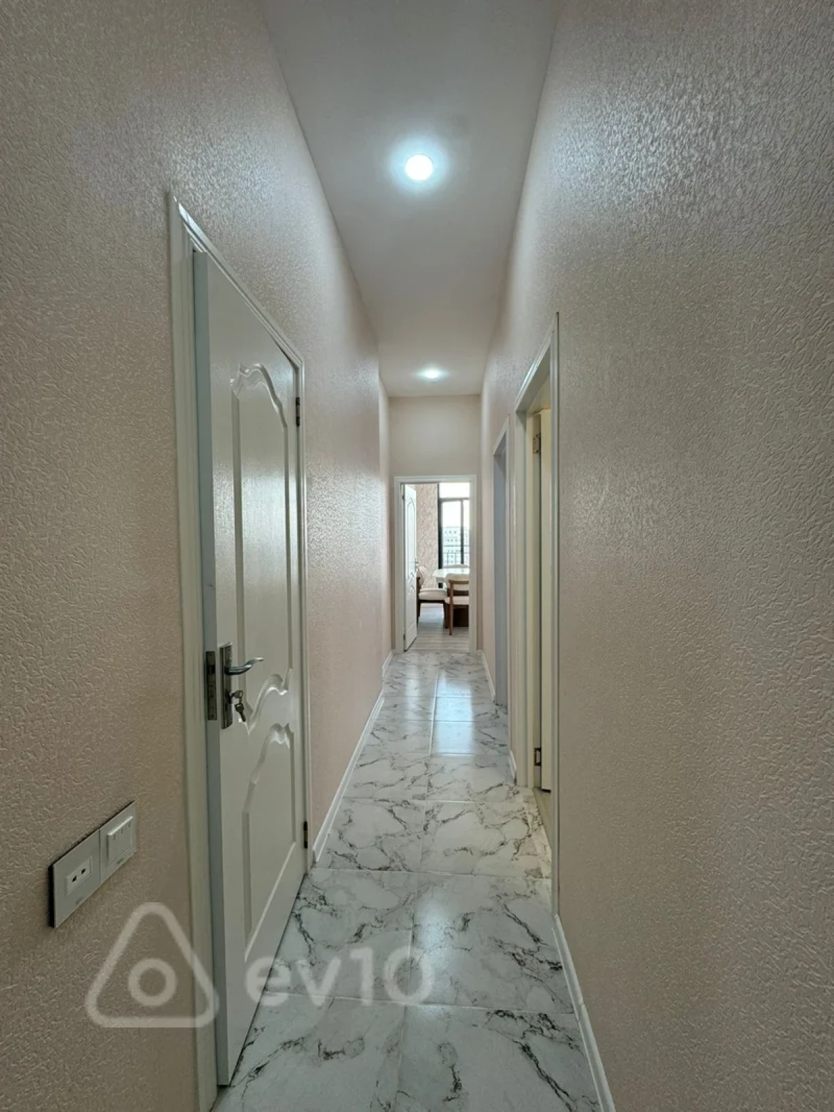 Kirayə verilir 2 otaqlı yeni tikili 60 m²