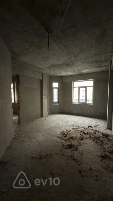 Satılır 5 otaqlı yeni tikili 225 m²