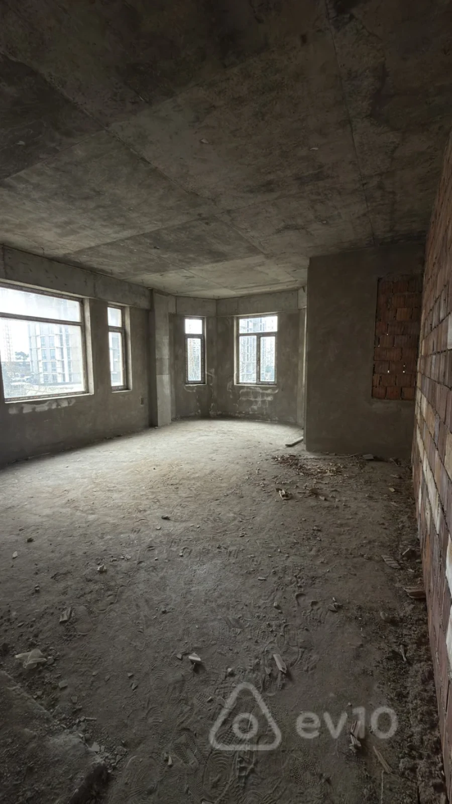 Satılır 5 otaqlı yeni tikili 225 m²
