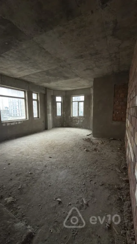 Satılır 5 otaqlı yeni tikili 225 m²