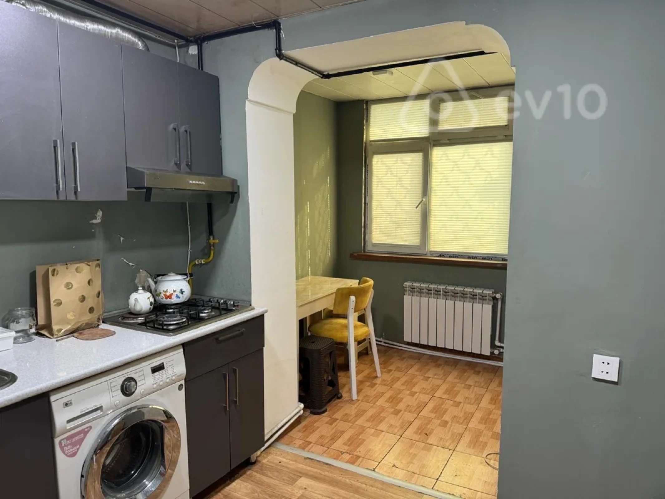 Kirayə verilir 2 otaqlı köhnə tikili 75 m²