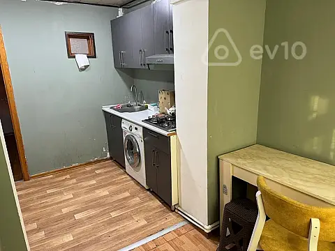 Kirayə verilir 2 otaqlı köhnə tikili 75 m²