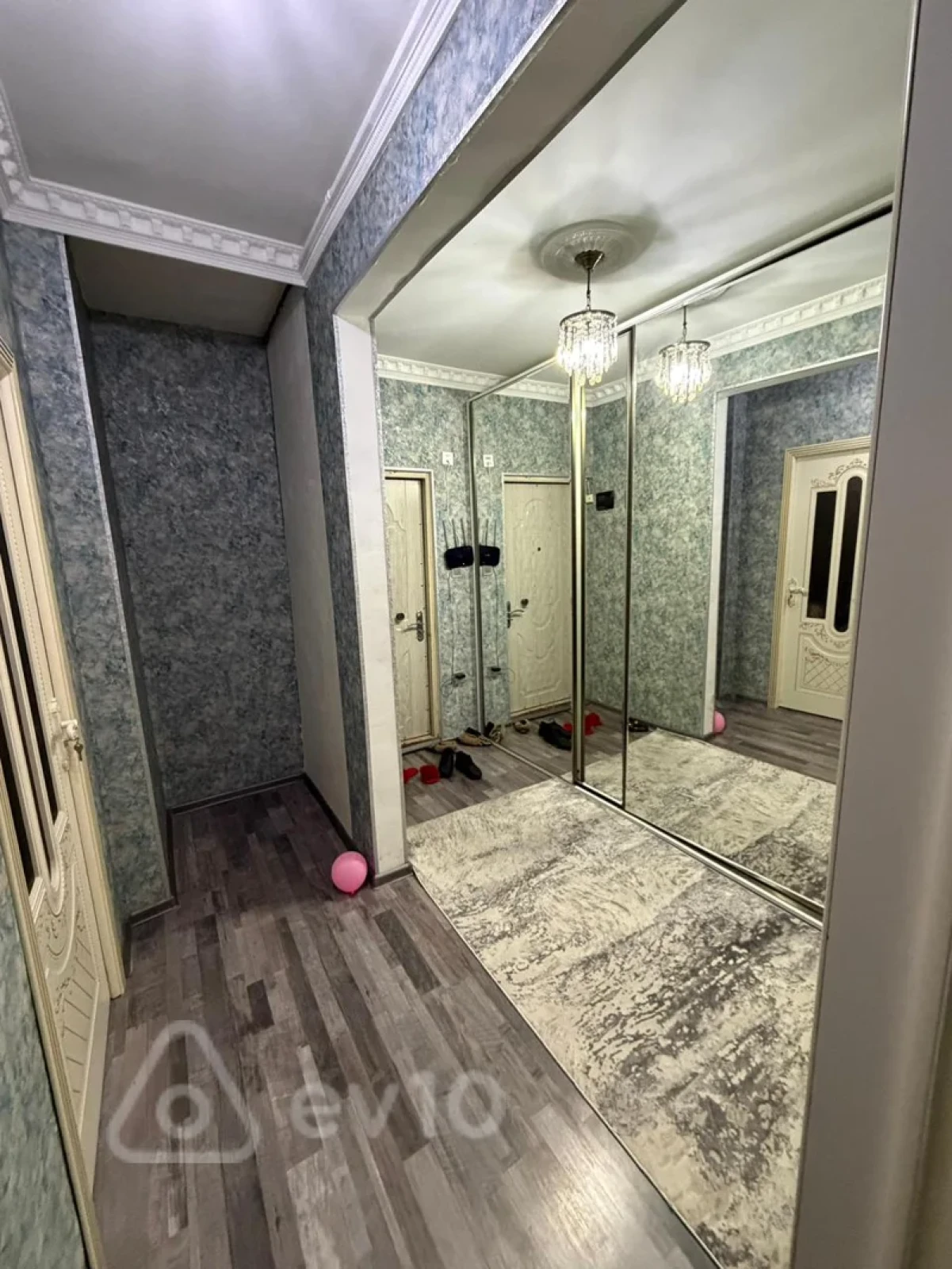 Satılır 3 otaqlı köhnə tikili 75 m²