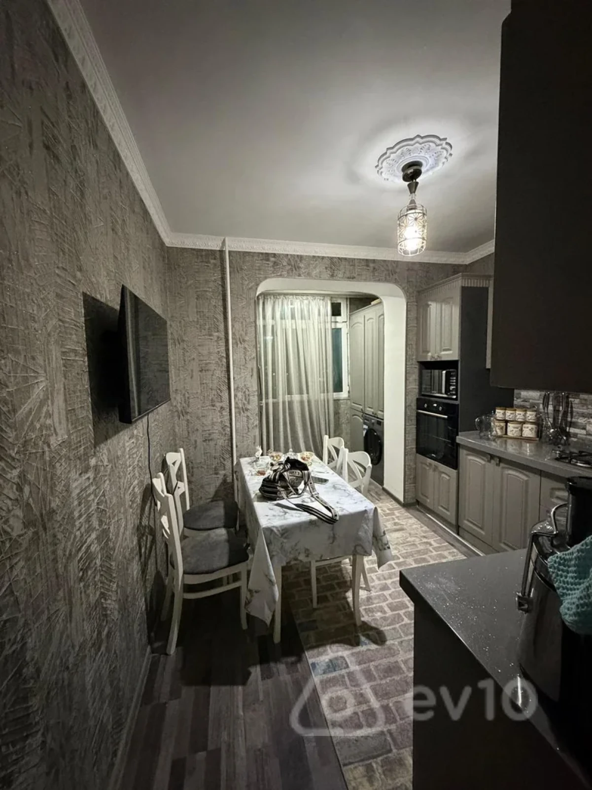 Satılır 3 otaqlı köhnə tikili 75 m²