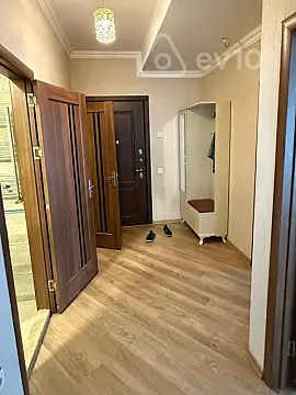 Kirayə verilir 2 otaqlı yeni tikili 80 m²