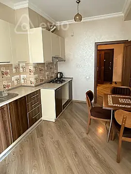 Kirayə verilir 2 otaqlı yeni tikili 80 m²