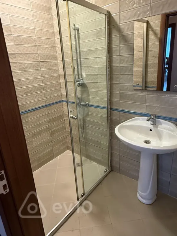 Kirayə verilir 2 otaqlı yeni tikili 80 m²