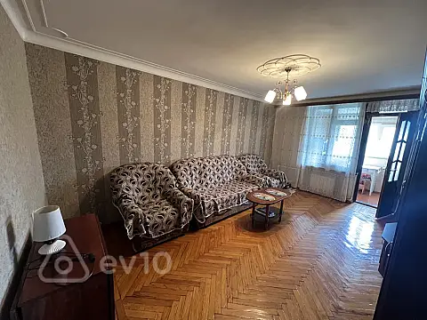 Kirayə verilir 2 otaqlı köhnə tikili 35 m²