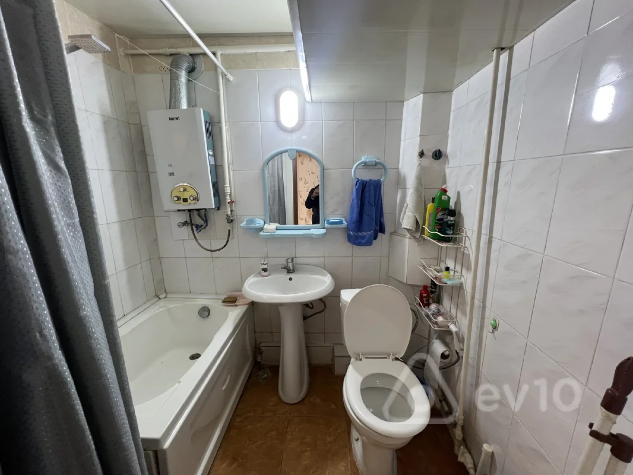 Kirayə verilir 2 otaqlı köhnə tikili 35 m²