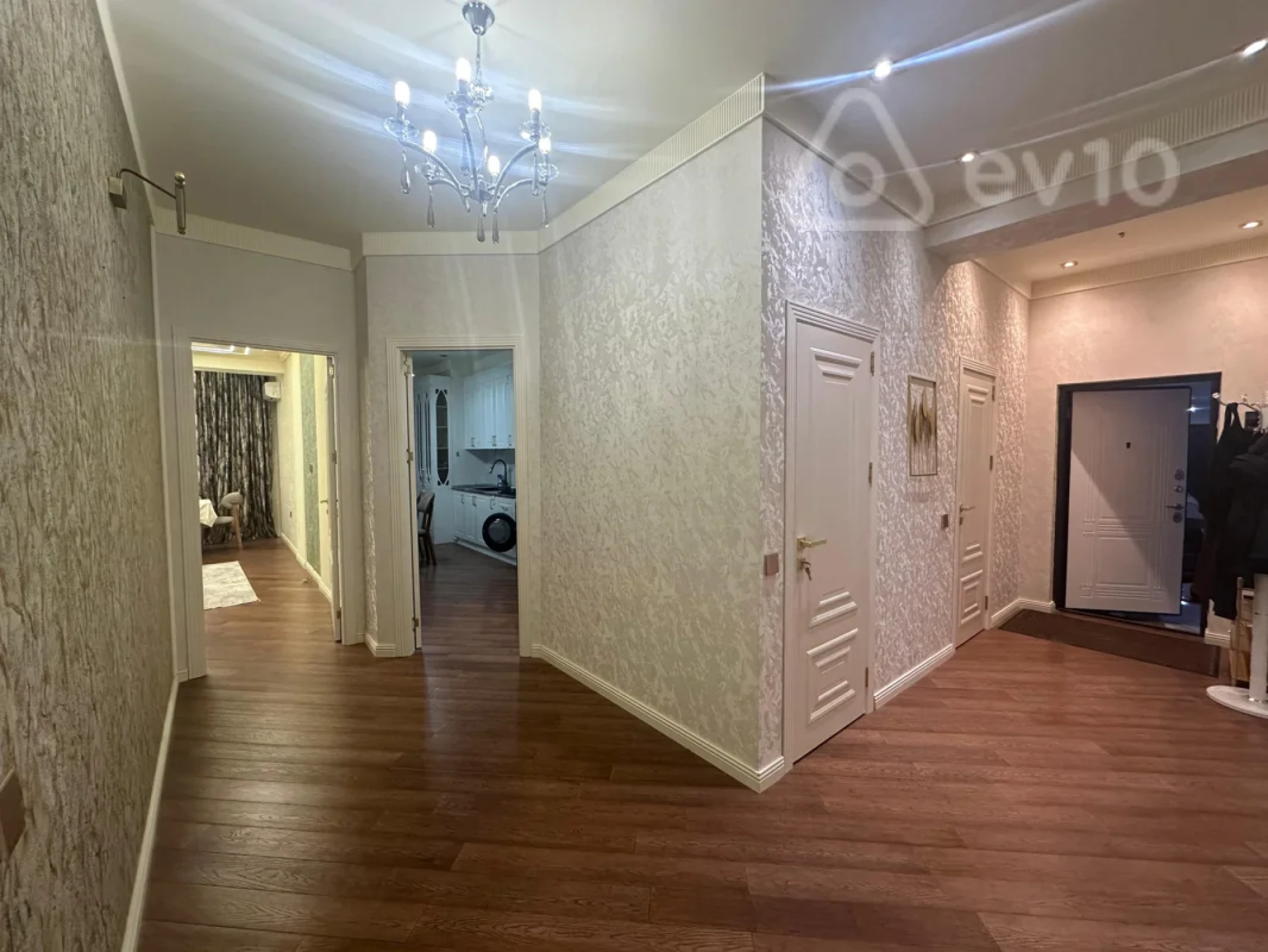 Kirayə verilir 3 otaqlı yeni tikili 117 m²