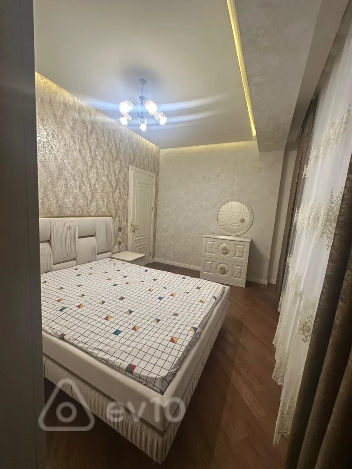 Kirayə verilir 3 otaqlı yeni tikili 117 m²