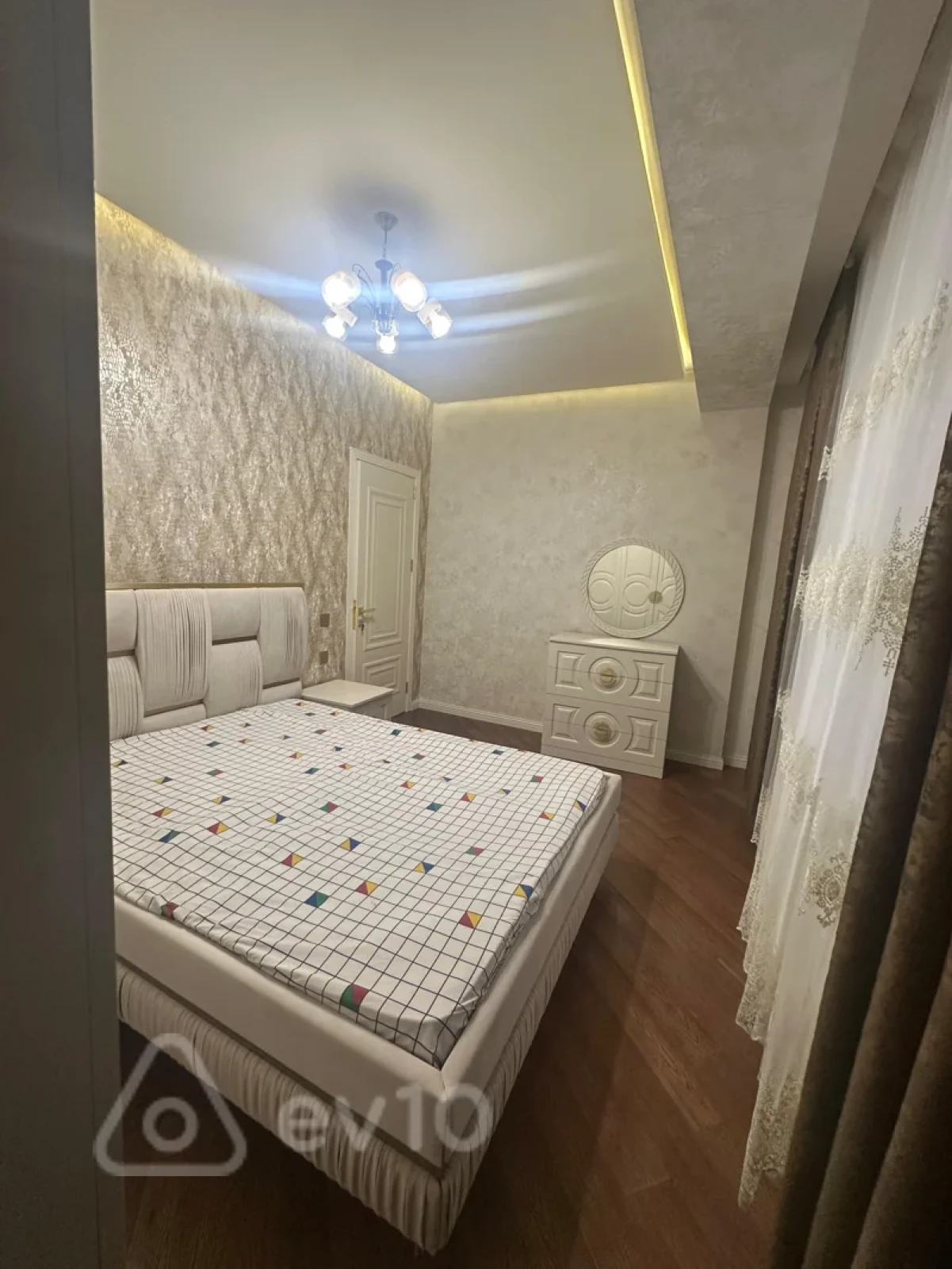 Kirayə verilir 3 otaqlı yeni tikili 117 m²