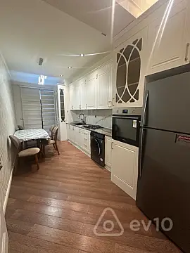 Kirayə verilir 3 otaqlı yeni tikili 117 m²