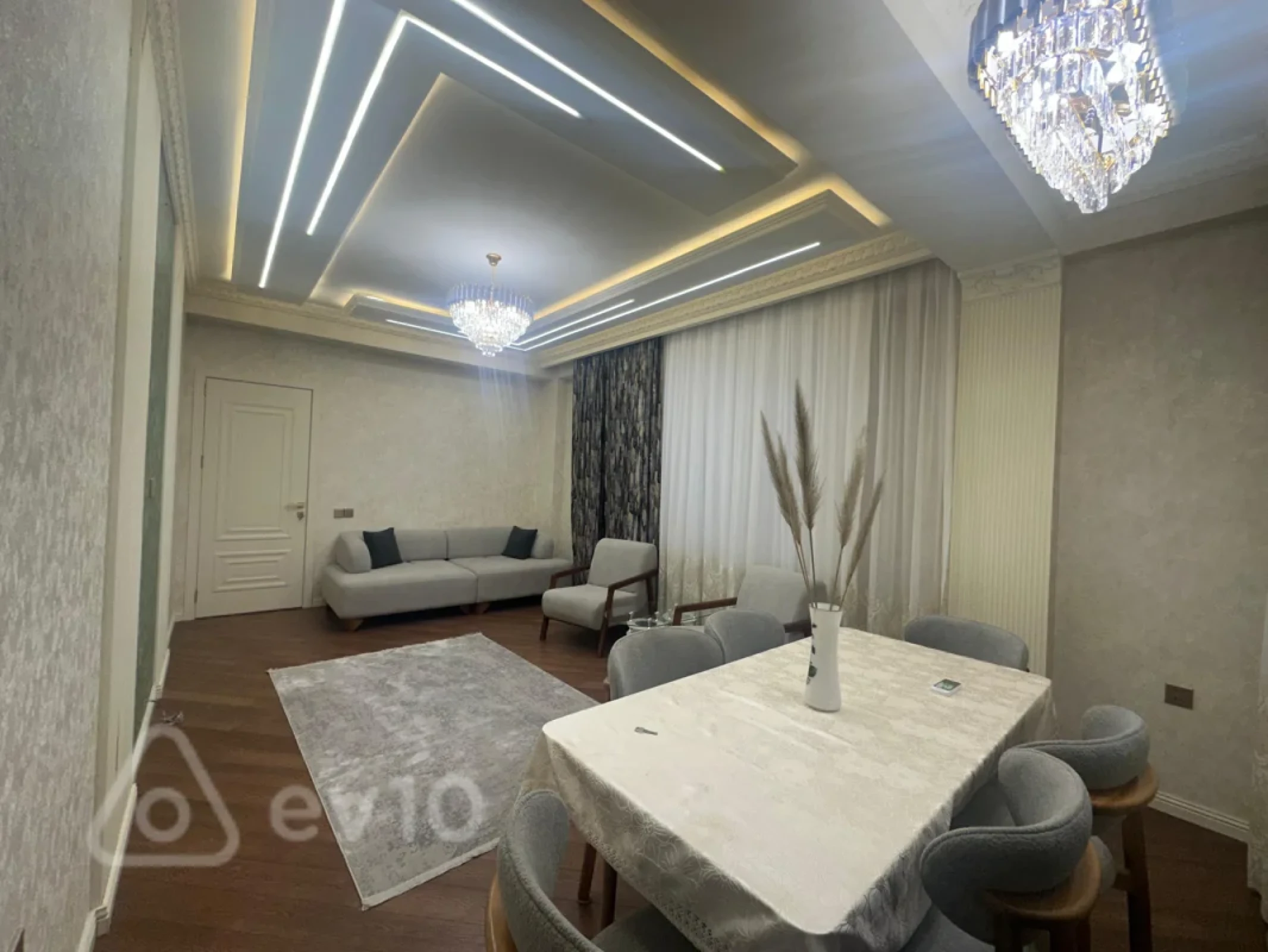 Kirayə verilir 3 otaqlı yeni tikili 117 m²
