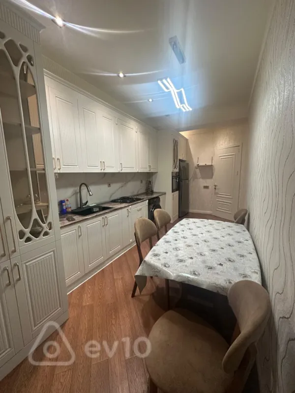 Kirayə verilir 3 otaqlı yeni tikili 117 m²