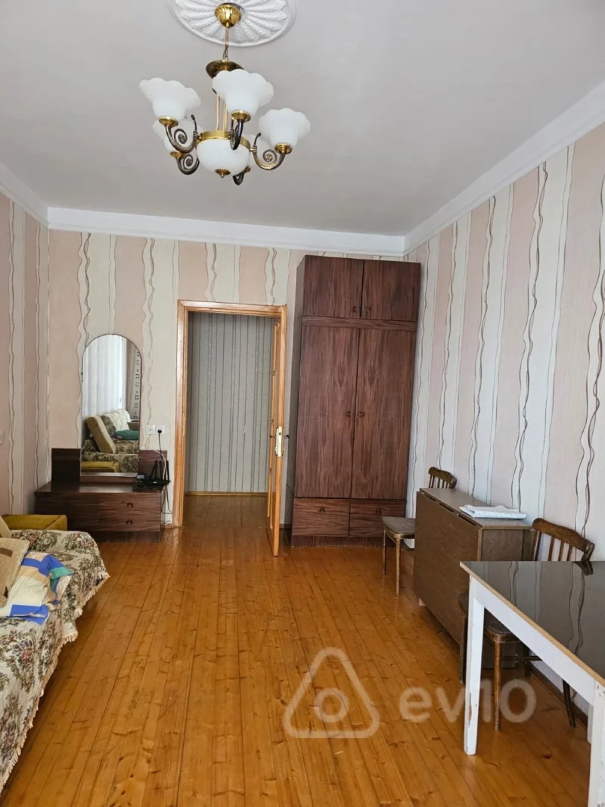 Satılır 2 otaqlı köhnə tikili 32 m²