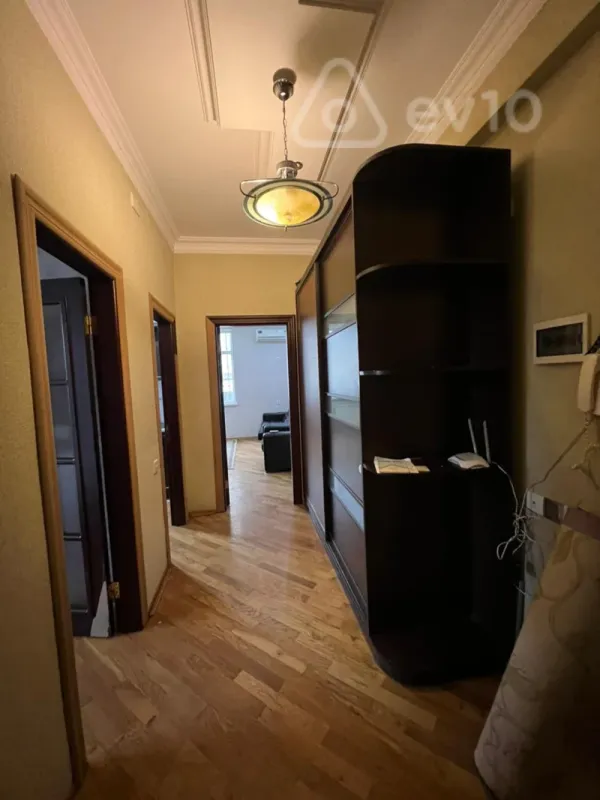 Kirayə verilir 2 otaqlı yeni tikili 75 m²