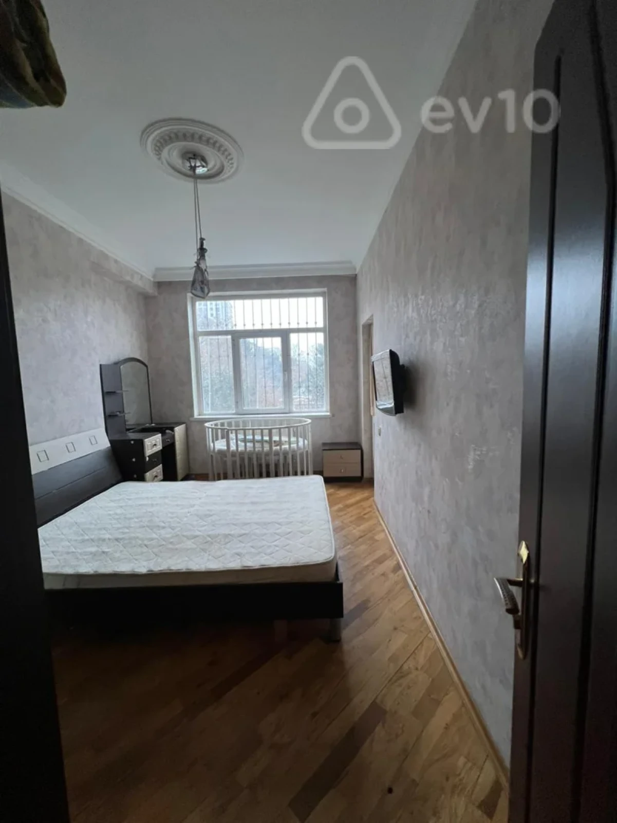 Kirayə verilir 2 otaqlı yeni tikili 75 m²