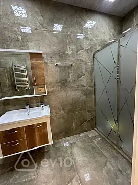 Kirayə verilir 2 otaqlı yeni tikili 70 m²