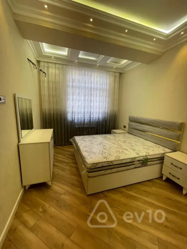 Kirayə verilir 2 otaqlı yeni tikili 70 m²
