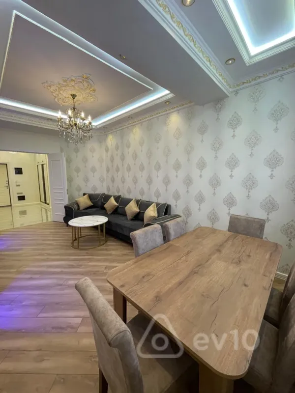 Kirayə verilir 2 otaqlı yeni tikili 70 m²