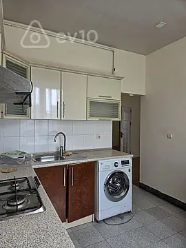 Kirayə verilir 2 otaqlı köhnə tikili 70 m²