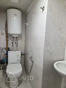 Kirayə verilir 2 otaqlı köhnə tikili 70 m²