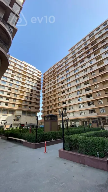 Kirayə verilir 3 otaqlı yeni tikili 140 m²