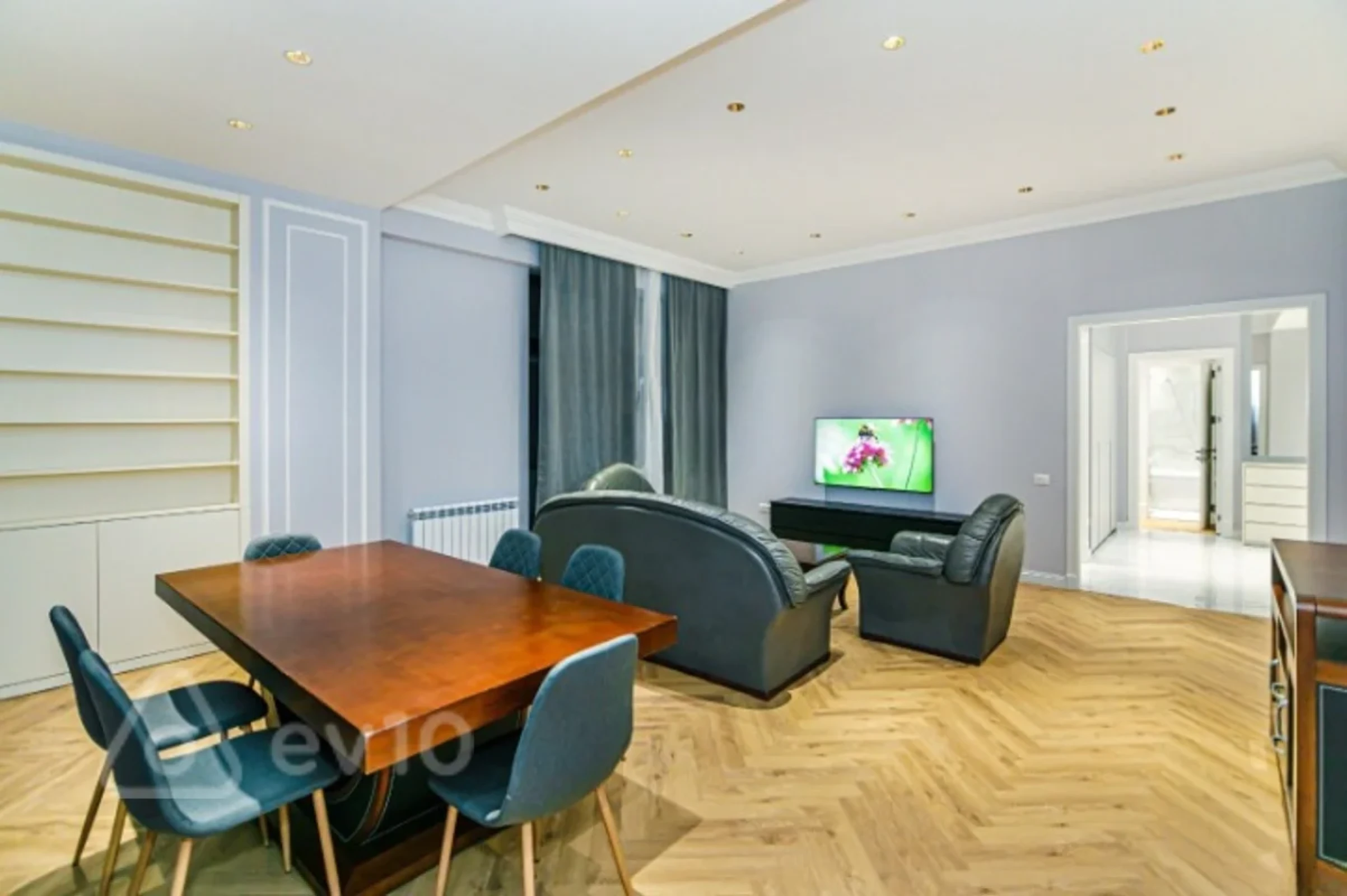 Kirayə verilir 3 otaqlı yeni tikili 140 m²