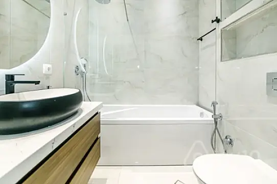 Kirayə verilir 3 otaqlı yeni tikili 140 m²