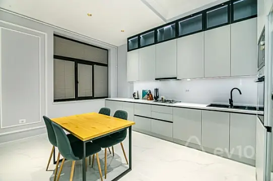 Kirayə verilir 3 otaqlı yeni tikili 140 m² — Bakı, Nərimanov 3 otaq 140.00 m²