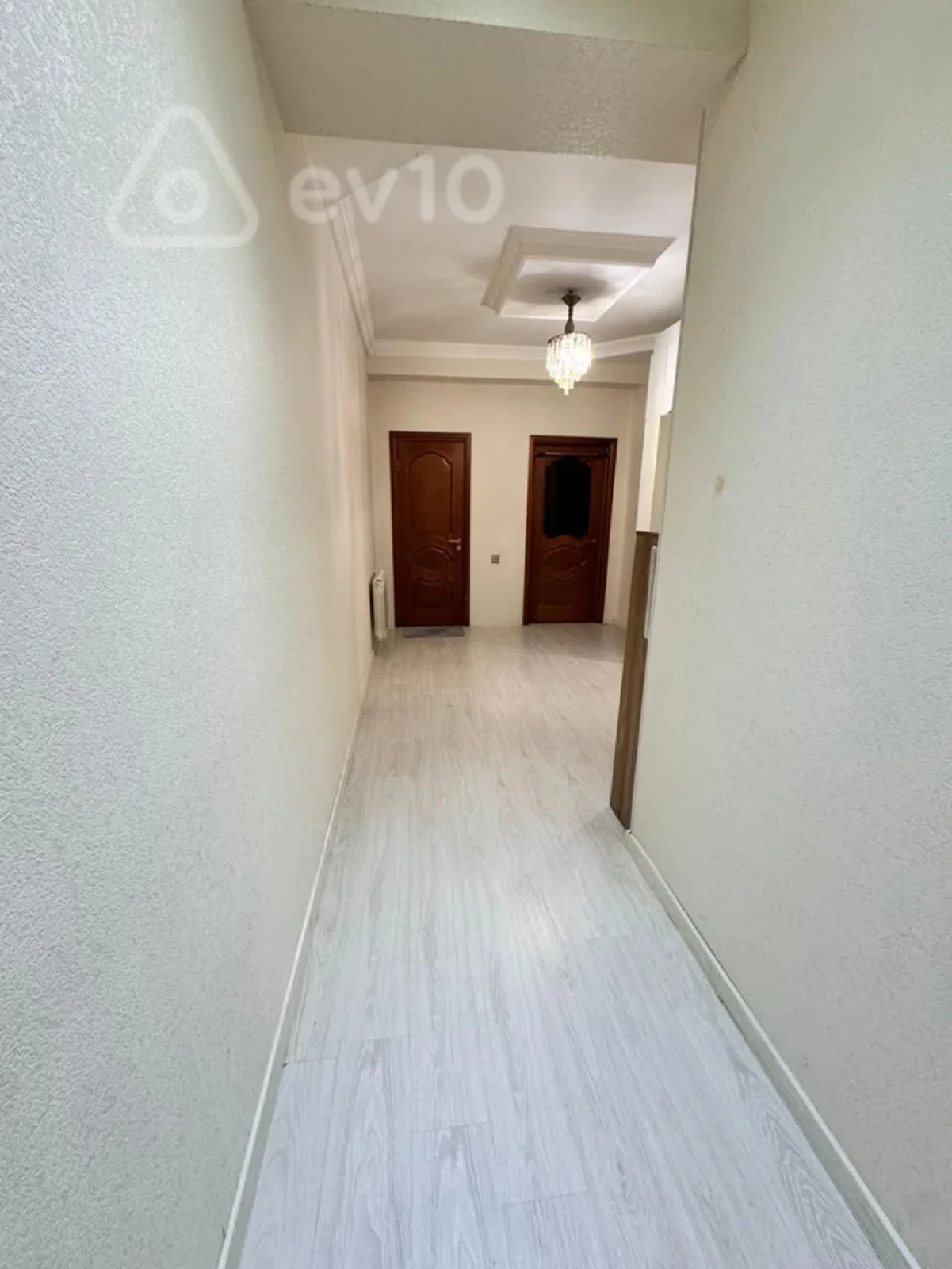 Satılır 2 otaqlı yeni tikili 70 m²