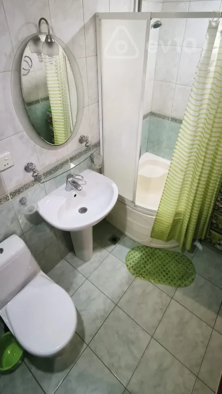 Kirayə verilir 2 otaqlı köhnə tikili 60 m²