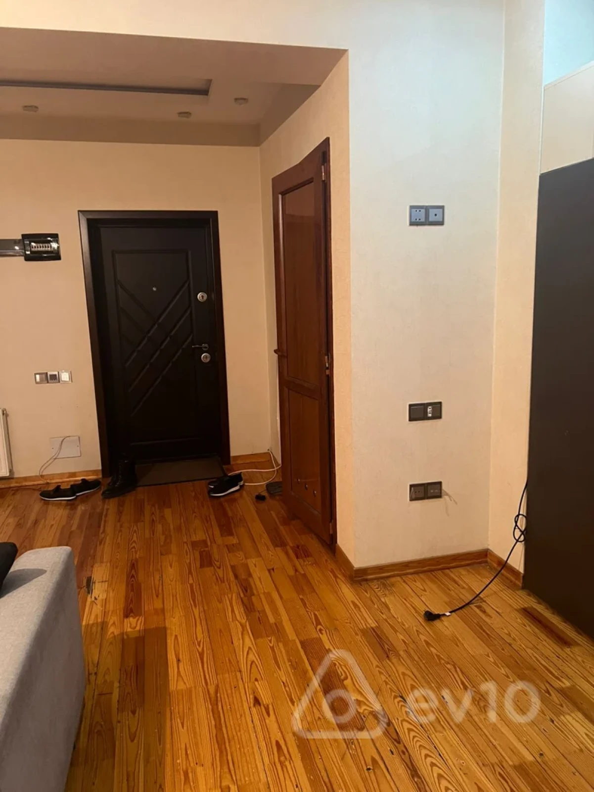 Kirayə verilir 2 otaqlı yeni tikili 75 m²