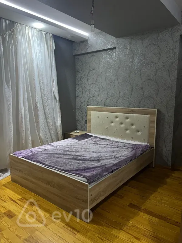 Kirayə verilir 2 otaqlı yeni tikili 75 m²