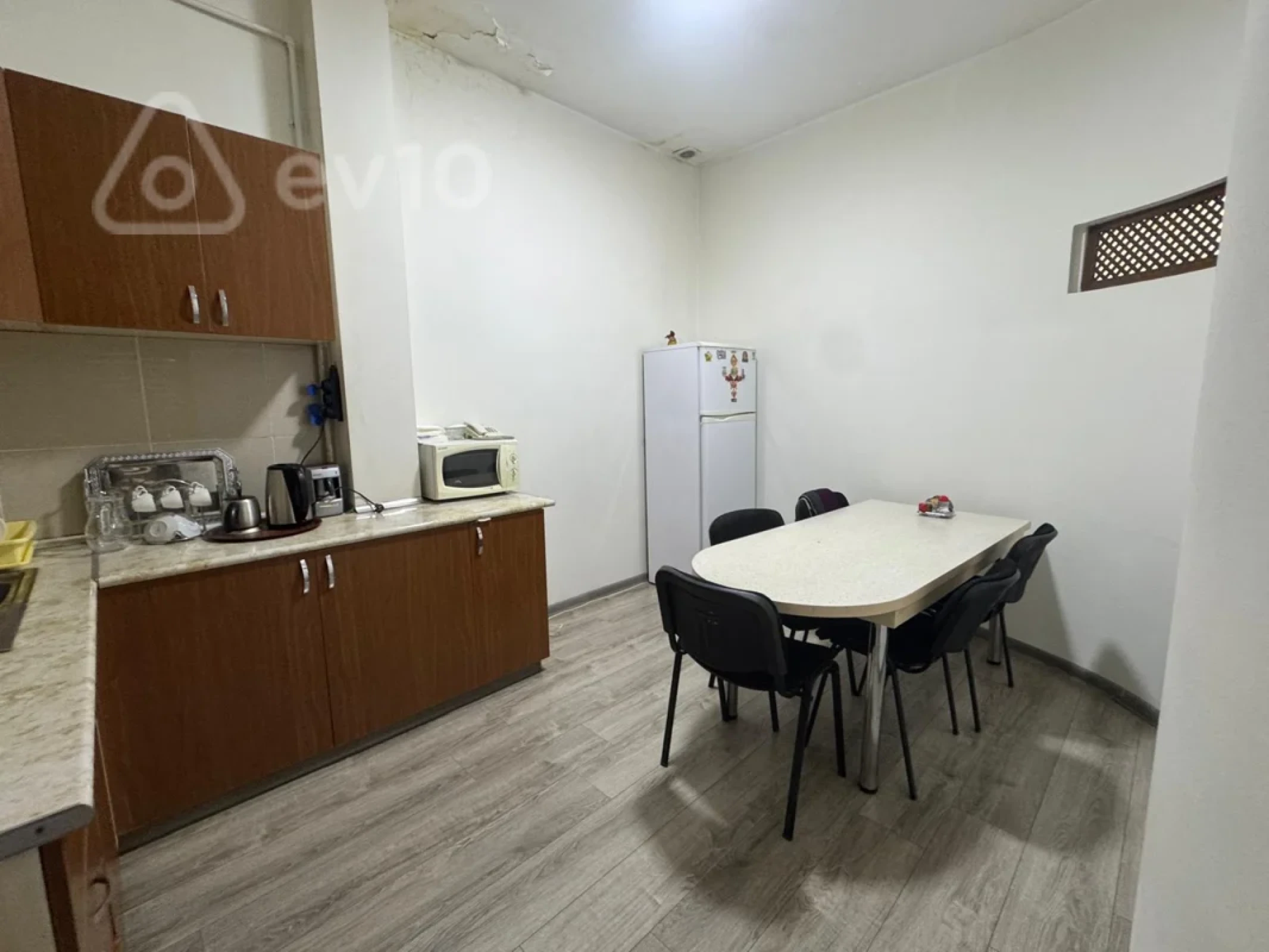 Kirayə verilir 6 otaqlı ofis 350 m²