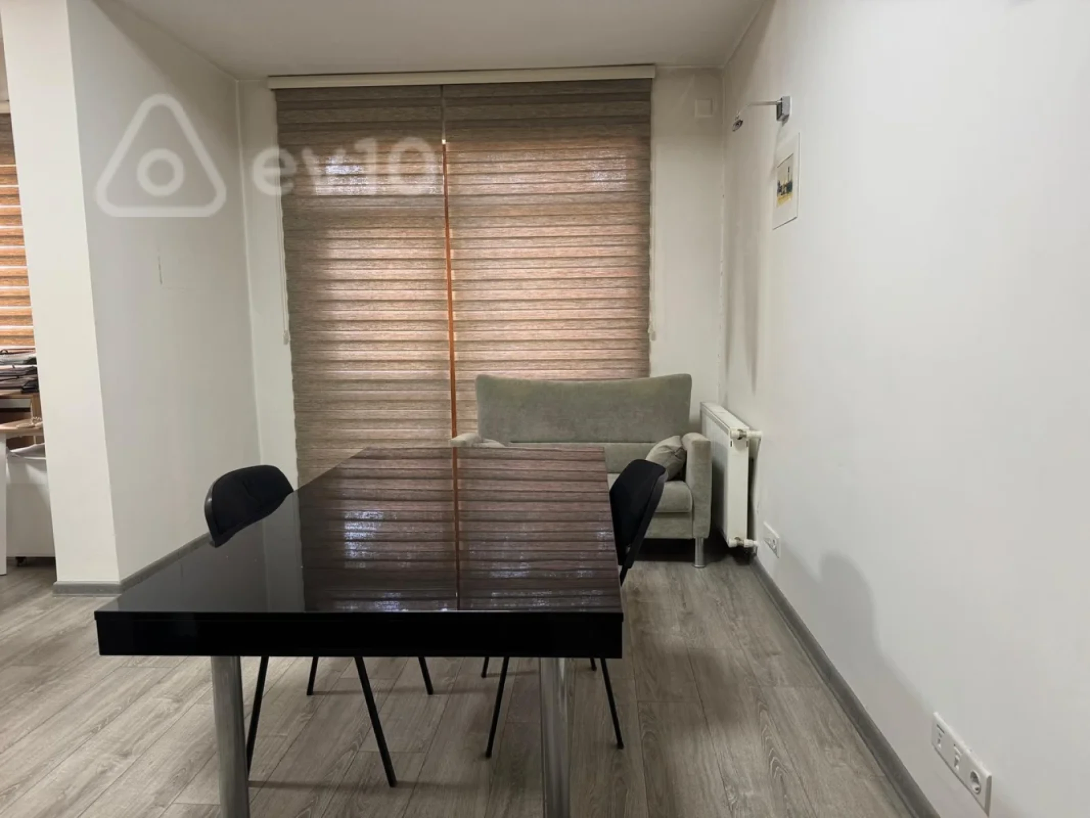Kirayə verilir 6 otaqlı ofis 350 m²