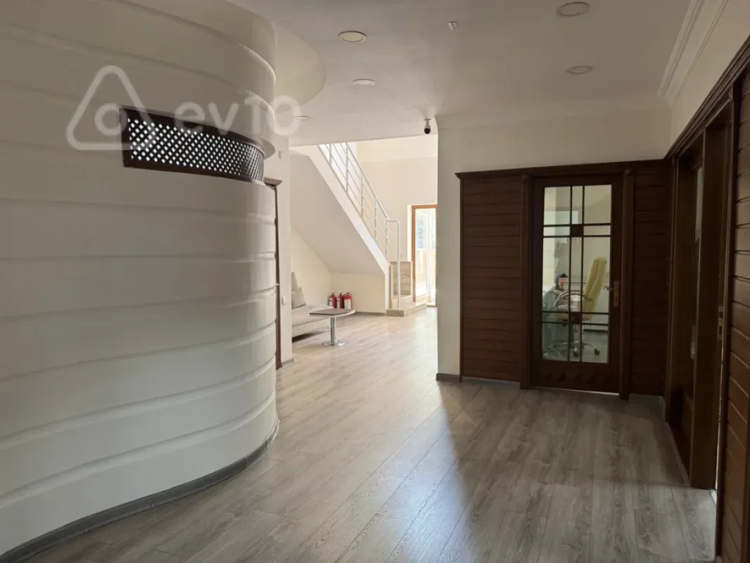 Kirayə verilir 6 otaqlı ofis 350 m²