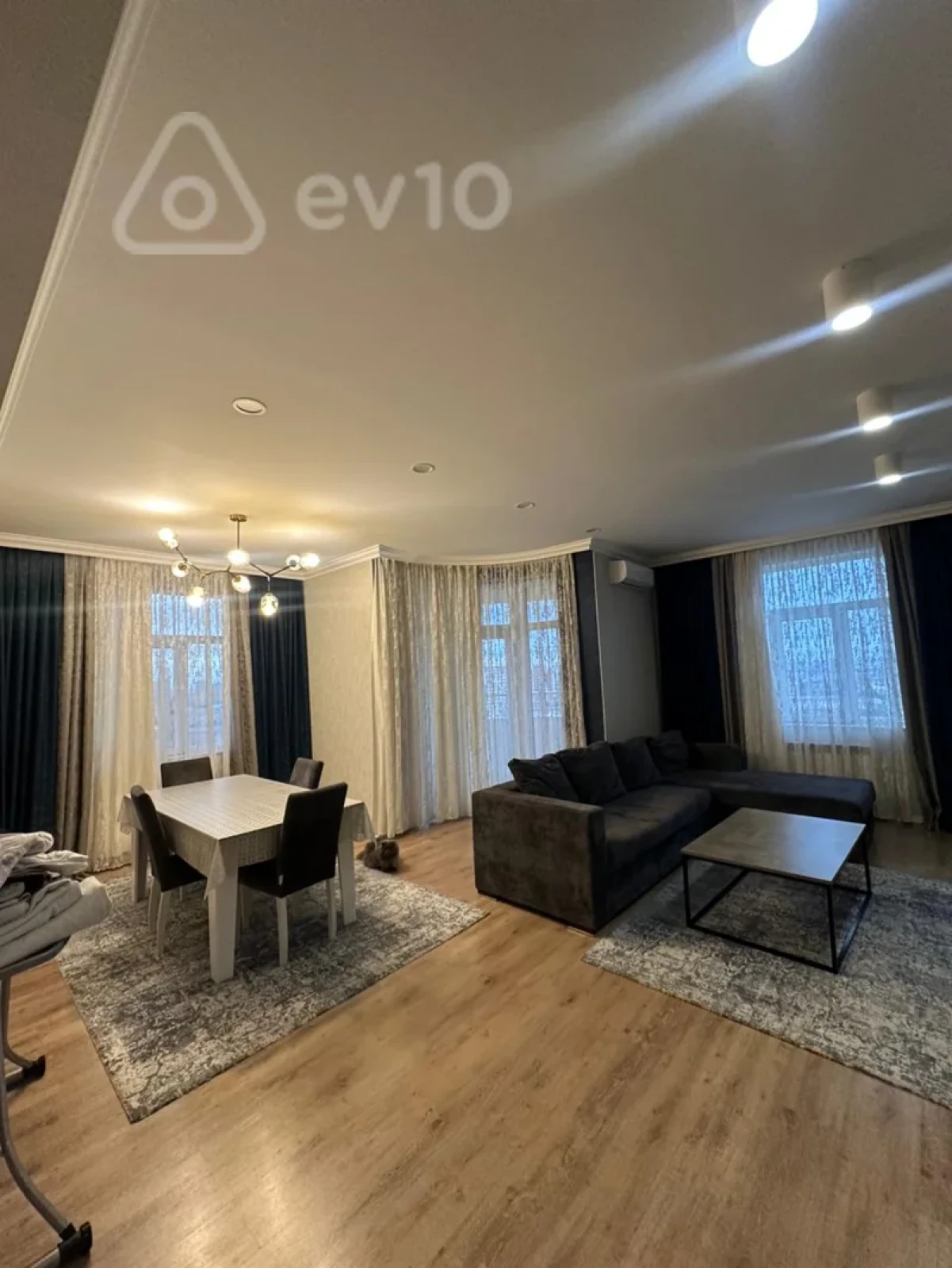 Satılır 3 otaqlı yeni tikili 133 m²