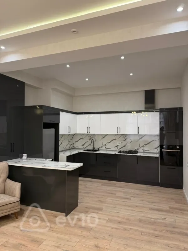 Satılır 2 otaqlı yeni tikili 85 m²