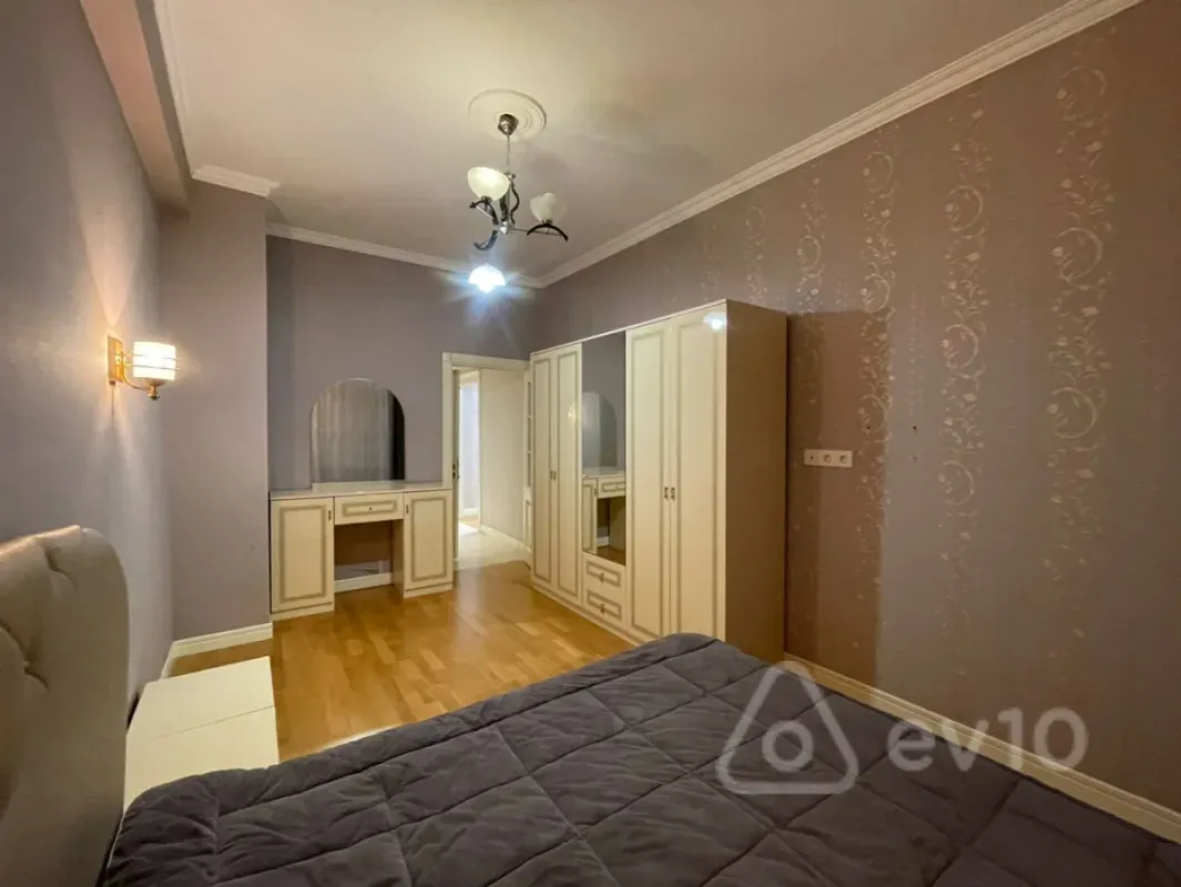 Kirayə verilir 2 otaqlı yeni tikili 68 m²