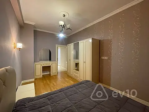 Kirayə verilir 2 otaqlı yeni tikili 68 m²