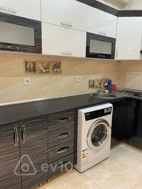 Kirayə verilir 2 otaqlı yeni tikili 68 m²