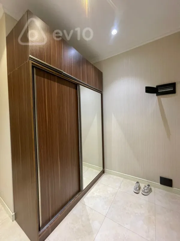 Kirayə verilir 2 otaqlı yeni tikili 68 m²