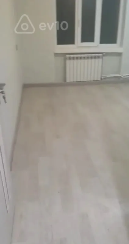 Kirayə verilir 2 otaqlı köhnə tikili 60 m²