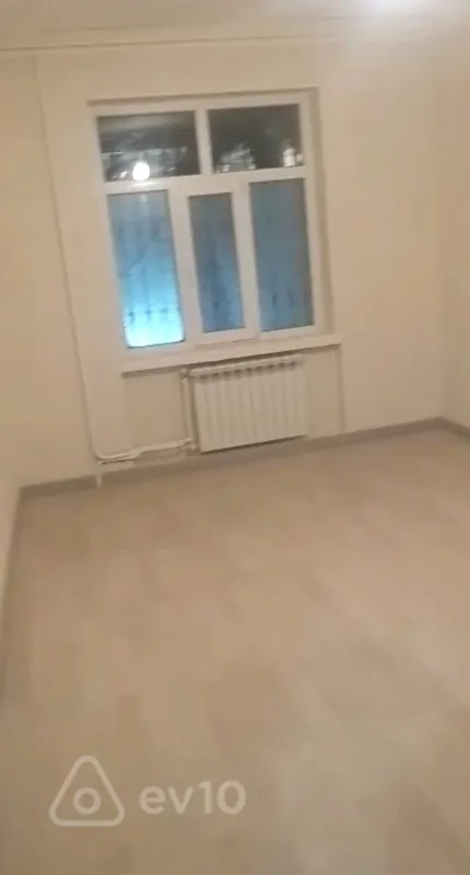 Kirayə verilir 2 otaqlı köhnə tikili 60 m²