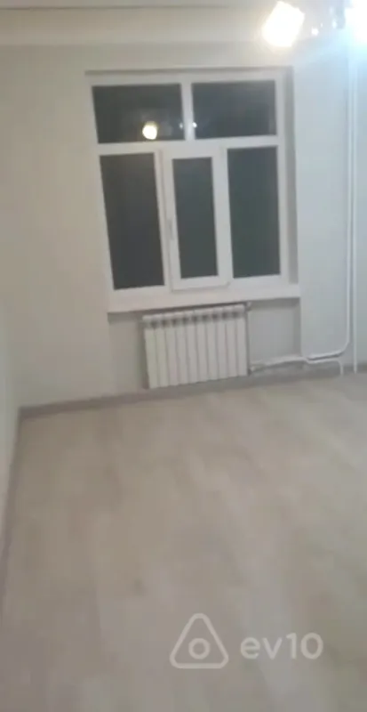 Kirayə verilir 2 otaqlı köhnə tikili 60 m²