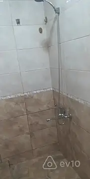 Kirayə verilir 2 otaqlı köhnə tikili 60 m²